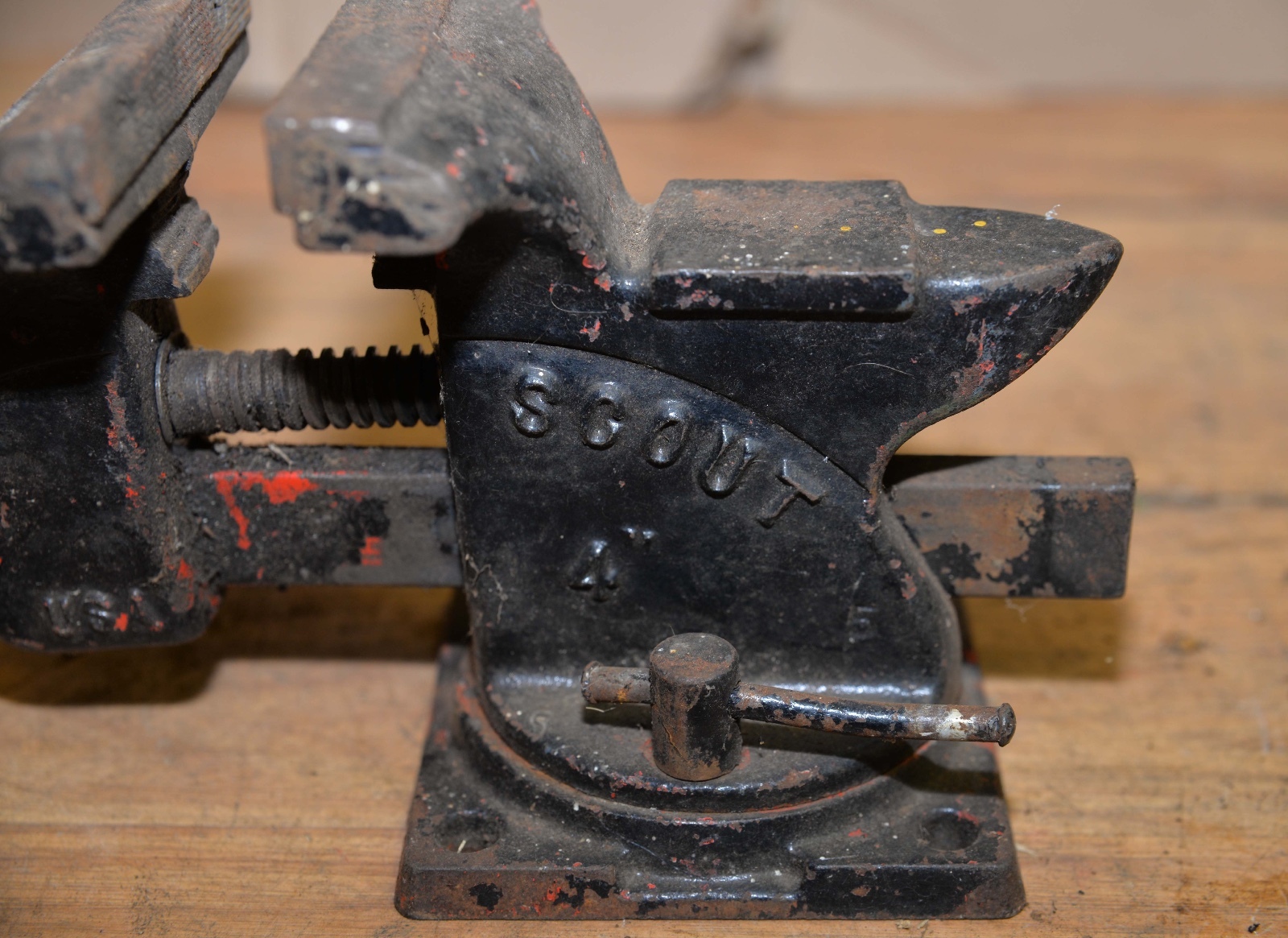 Vintage Wilton Scout 4″ bench vise with anvil horn & pipe jaws collectible tool