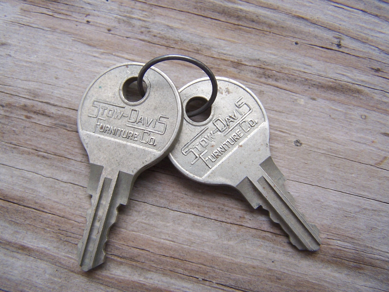 2 Vintage STOW DAVIS FURNITURE CO SD410 Keys – Grand Rapids Michigan