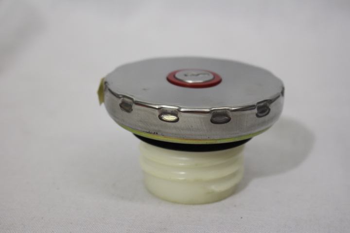 NEW Old Stock: Vintage ATLAS Locking Gas Cap + 2 Keys #61-671061 U.S.A.