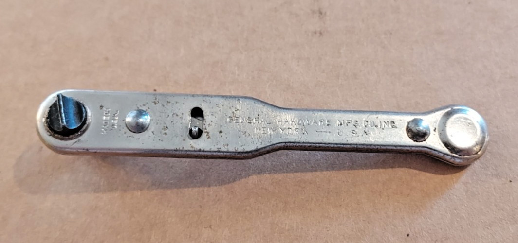 General No 807-SX Philips/Flat Ratcheting Offset mini Screwdriver. Made in USA.