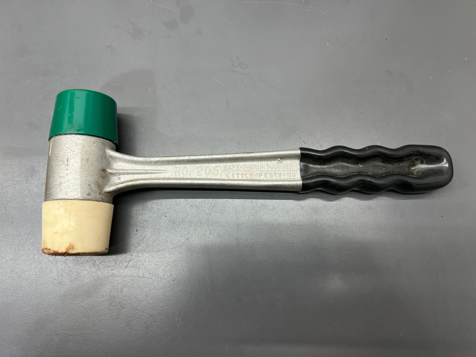 (H1) VINTAGE Safe-T-Grip 205 SAFETY HAMMER MALLET NON-SPARKING SOFT FACE – USA