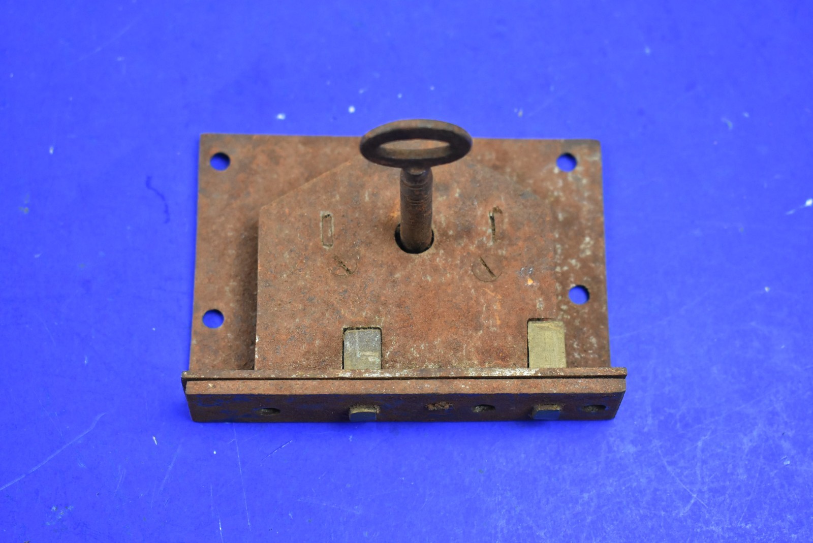 Good Used Vintage 3. 1/2″ Toolchest Lock with Key & Keeper