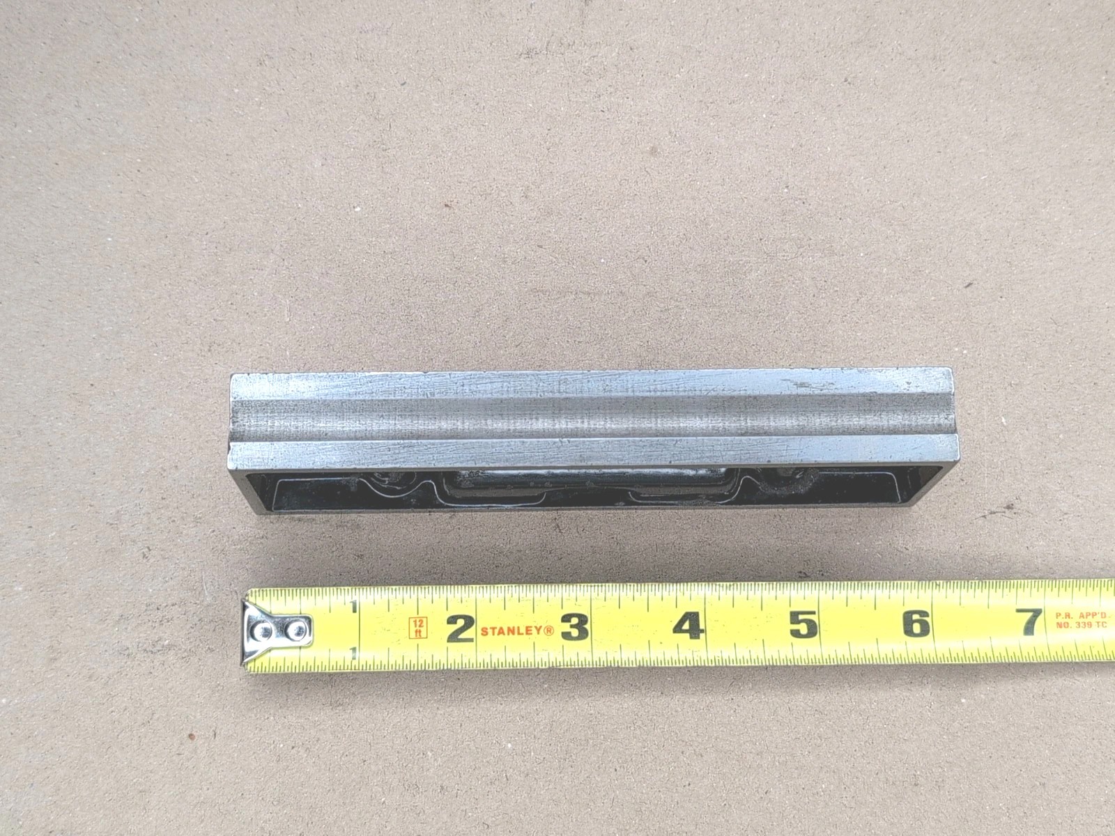 IV701 L. S. Starrett no. 132 6 Inch Bench Level With Shafting Groove