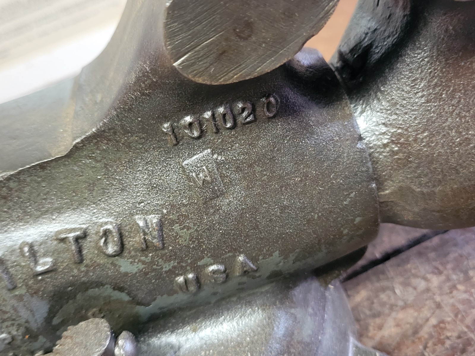 Wilton Bullet Vise, Swivel Base, 3 1/3″ Jaws, Schiller Park