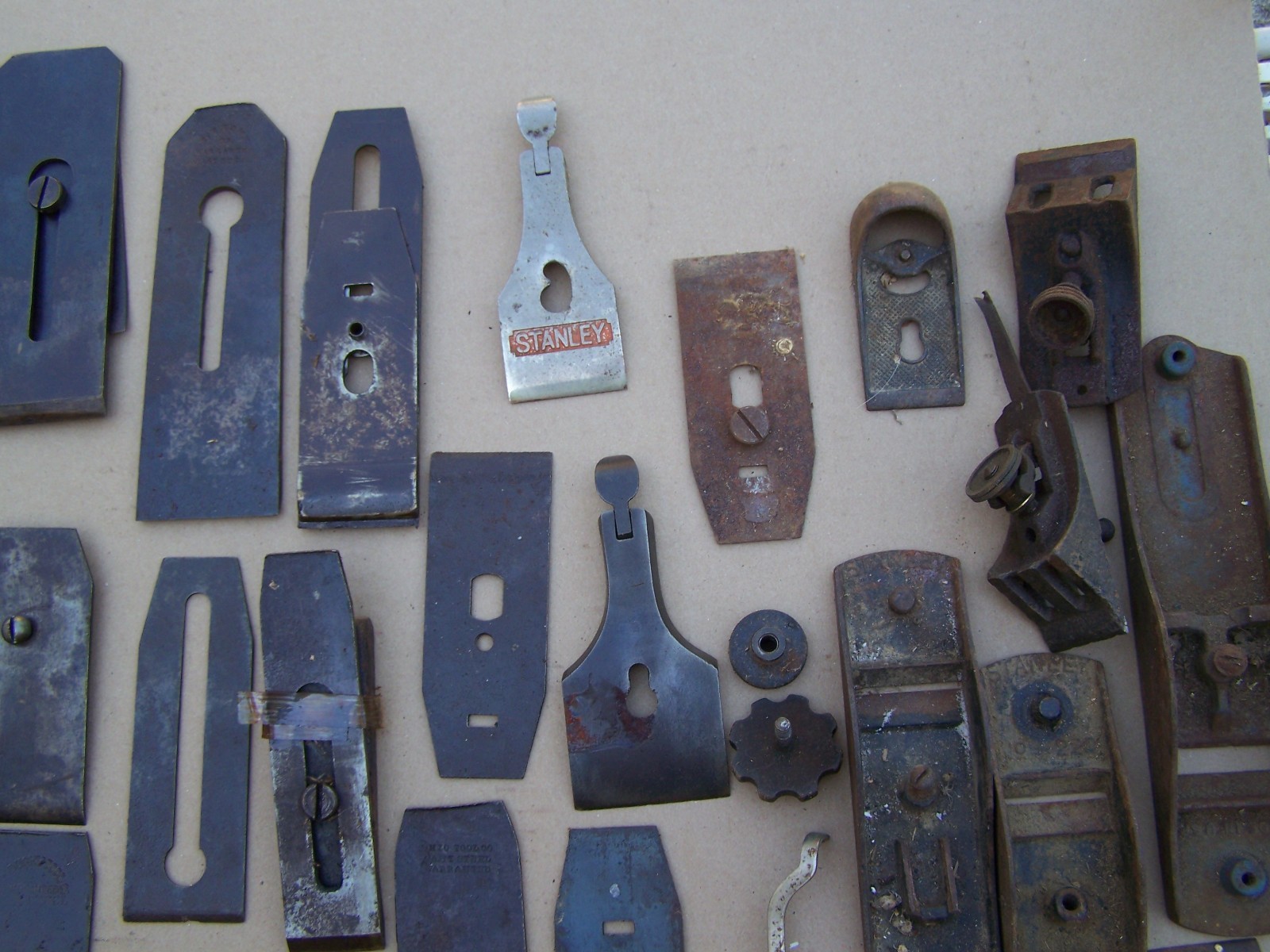 Large Lot of Vintage HAND PLANE IRONS and CHIP BREAKERS -others, parts antique