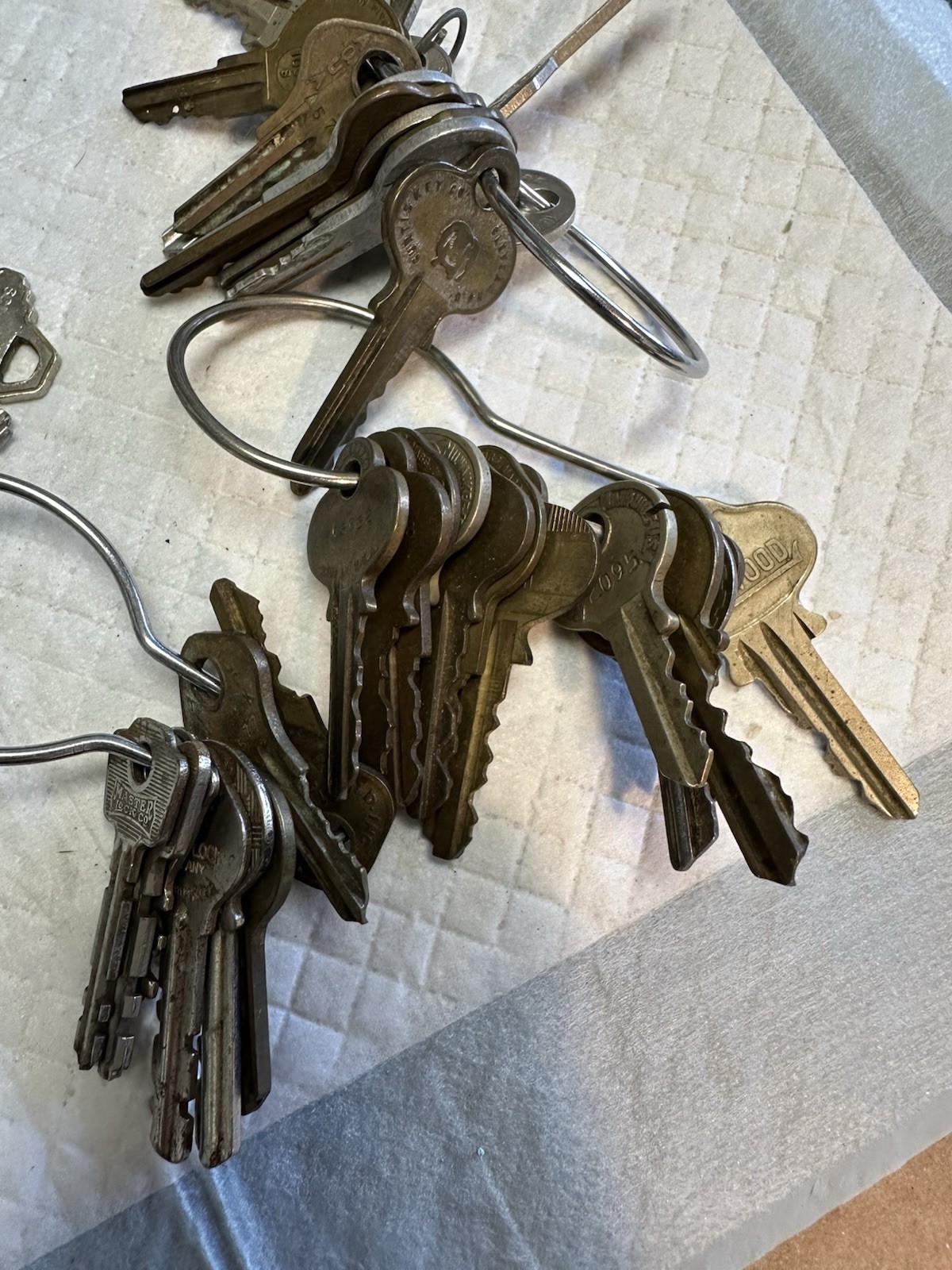 Almost 5 Pounds Old Vintage Keys Padlocks Fobs – Various Types