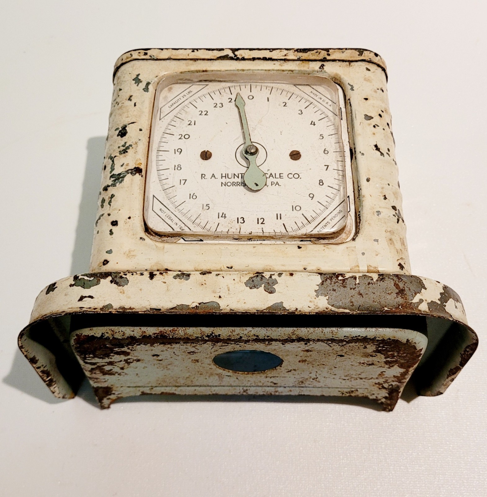 VTG R.A.HUNTER SCALE CO. KITCHEN SCALE-FROM NORRISTOWN PA- 6.5″ TALL-7 3/4″ BASE
