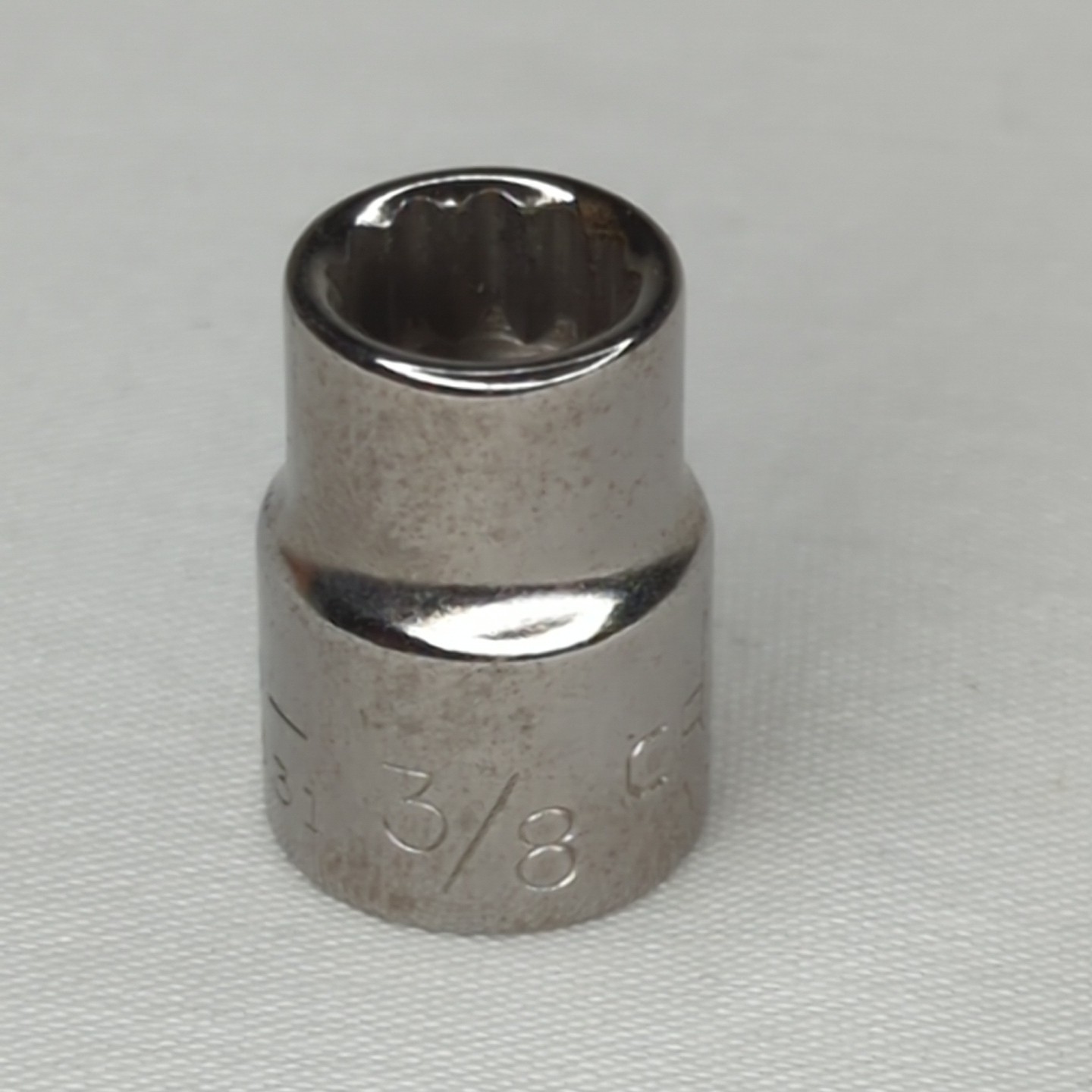 Craftsman 3/8″ SAE 3/8″ Drive 12 Point Inverted G Series Socket 44331