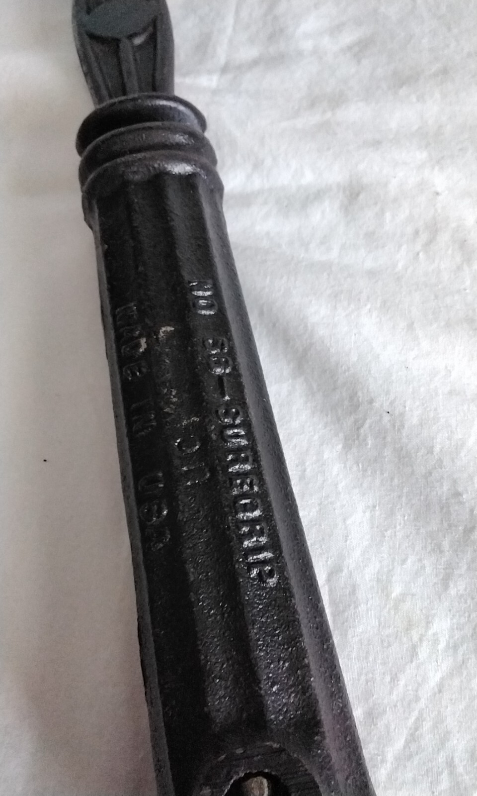 Vintage Crescent Bridgeport 56 Suregrip Slide Handle Nail Puller Cast Iron, USA