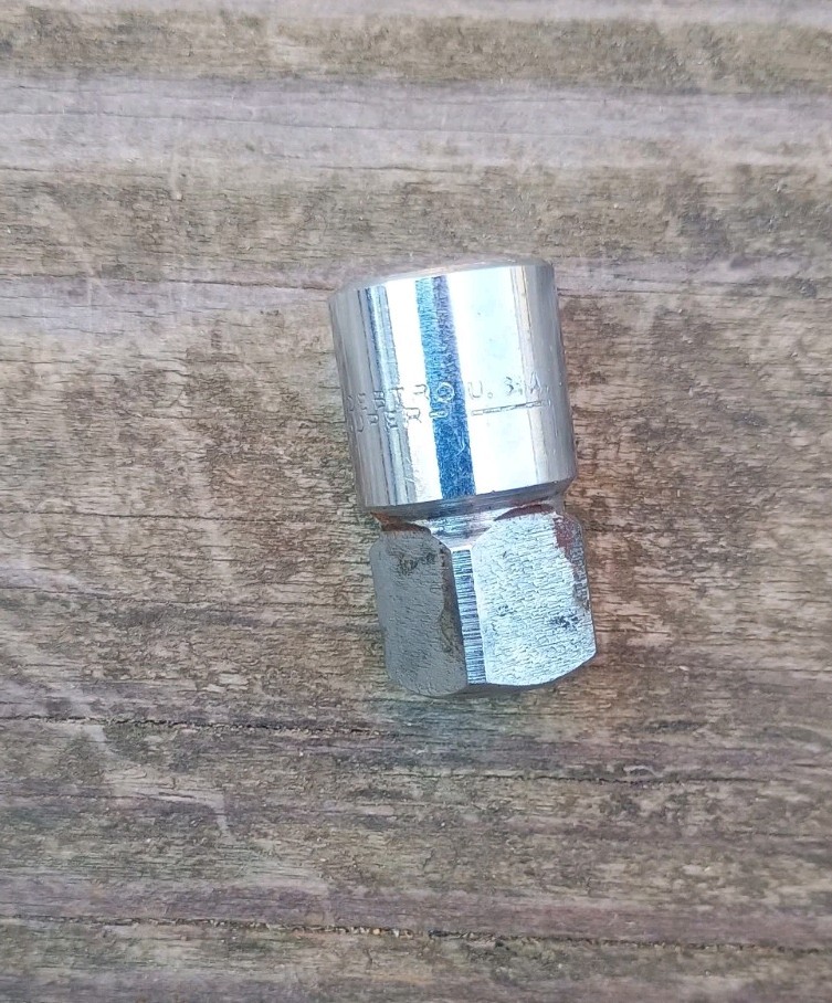 Vintage Indestro Super 3/8″ Drive to 1/2″ Drive Adapter 482 USA