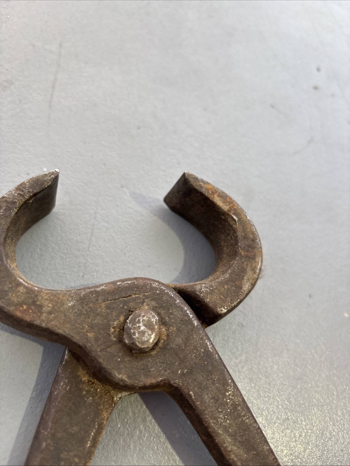 Vintage 10” Blacksmith Farrier End Nippers Cutters Pliers Drop Forged Tool