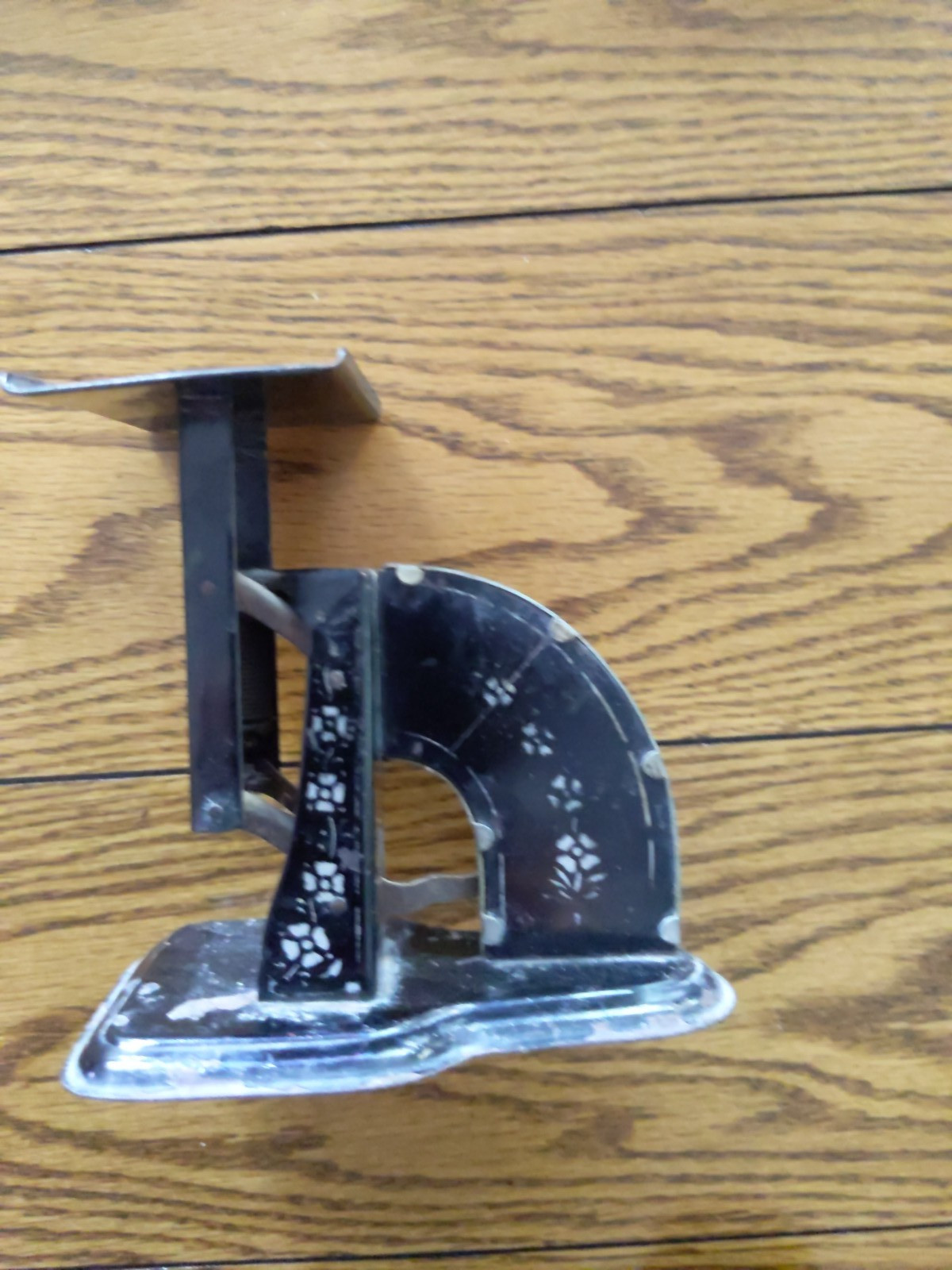 Small antique The Gem Postal Scale Pat. 1904 black with white flowers 8.25″ tall