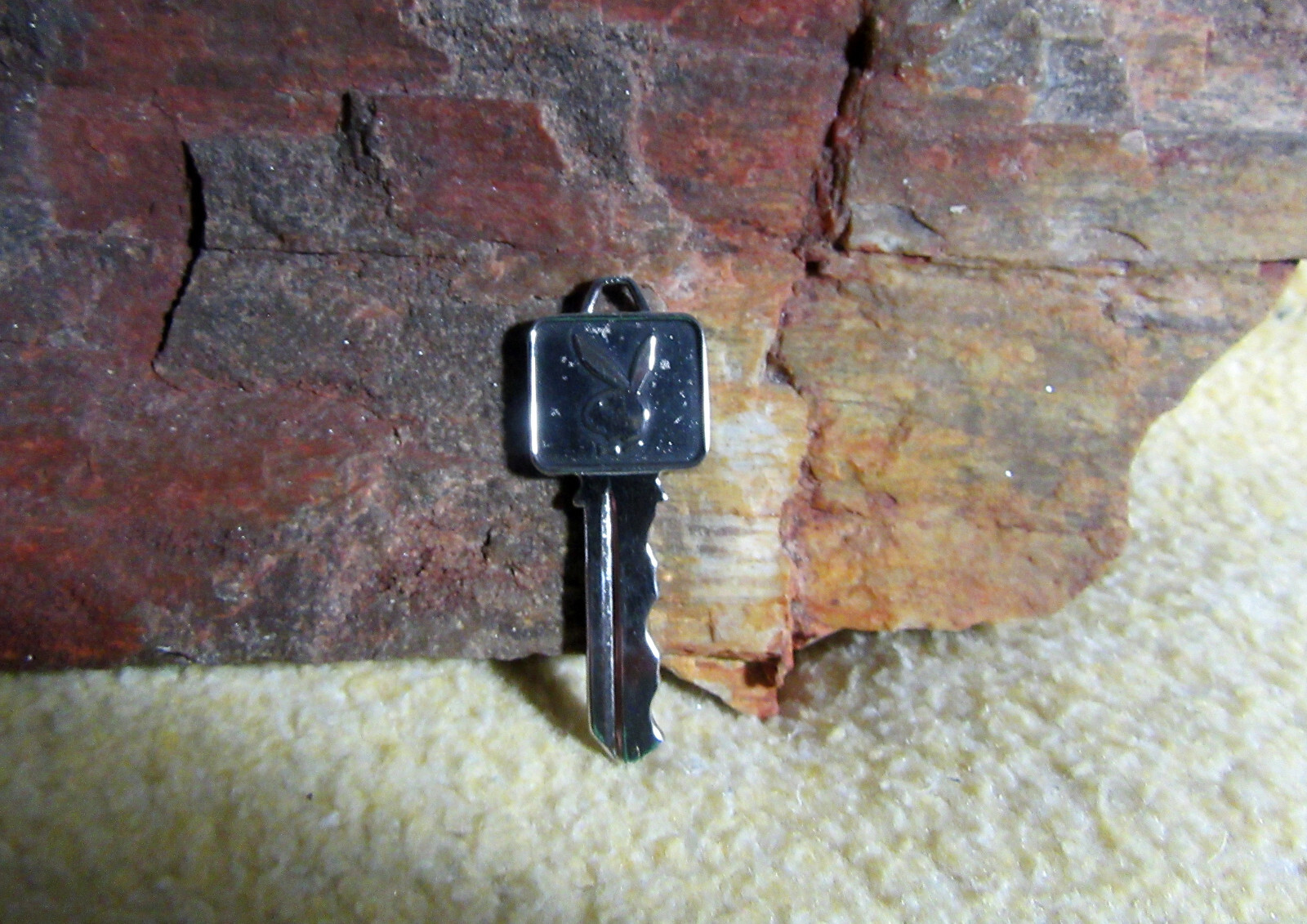 VINTAGE 1960s PLAYBOY CLUB KEY SERIAL # (LA 10031) LOS ANGELES CALIFORNIA