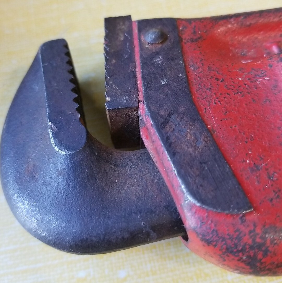 Ridge Tool Co Elyria OHIO U.S.A. 10″ RIDGID Vintage Pipe Wrench Plumbing Tool