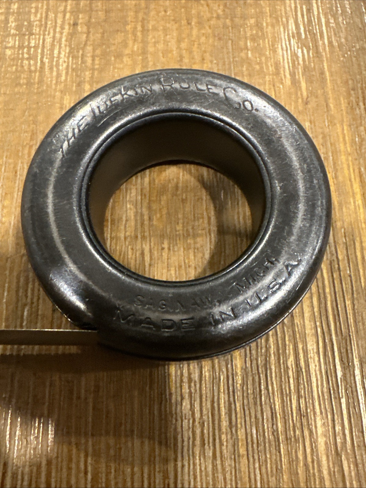 VINTAGE LUFKIN No.986 DONUT TAPE MEASURE THE LUFKIN RULE Co