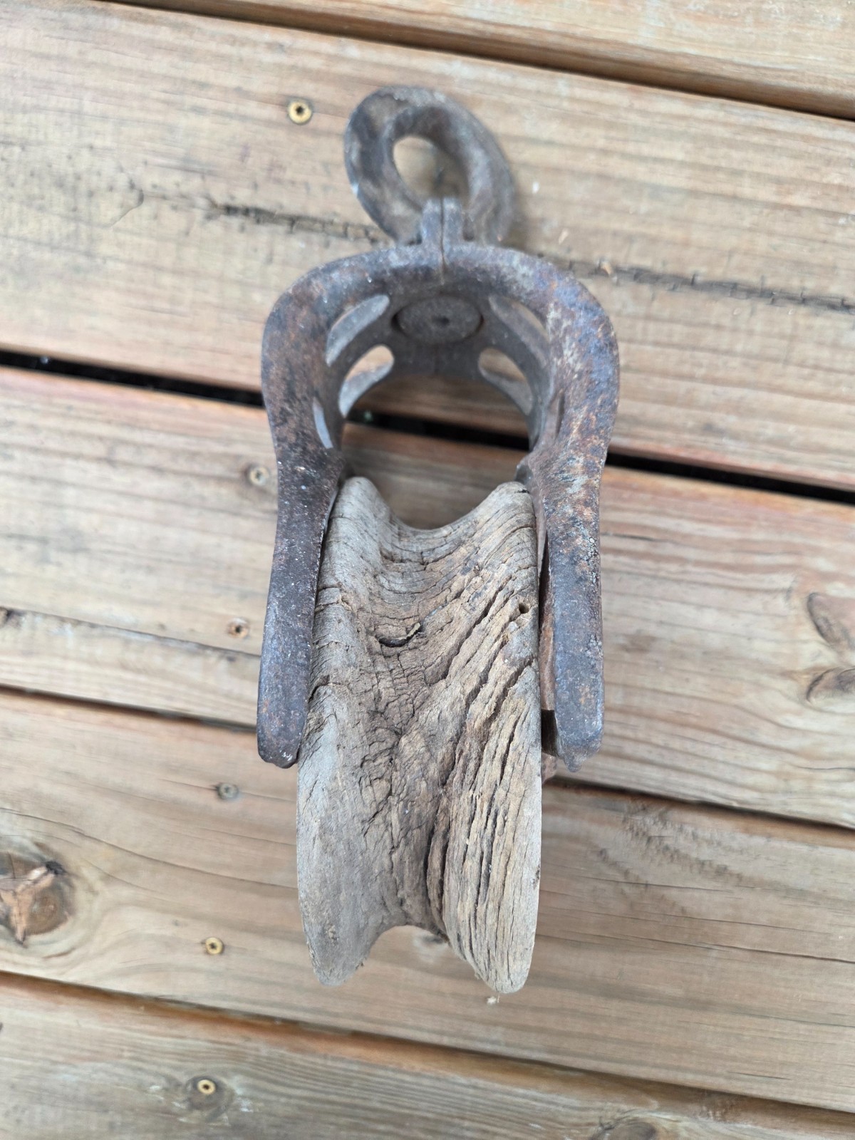 Antique Primitive Hudson Mfg. Co Large Cast Iron and Wood Wheel Barn Farm Pulley