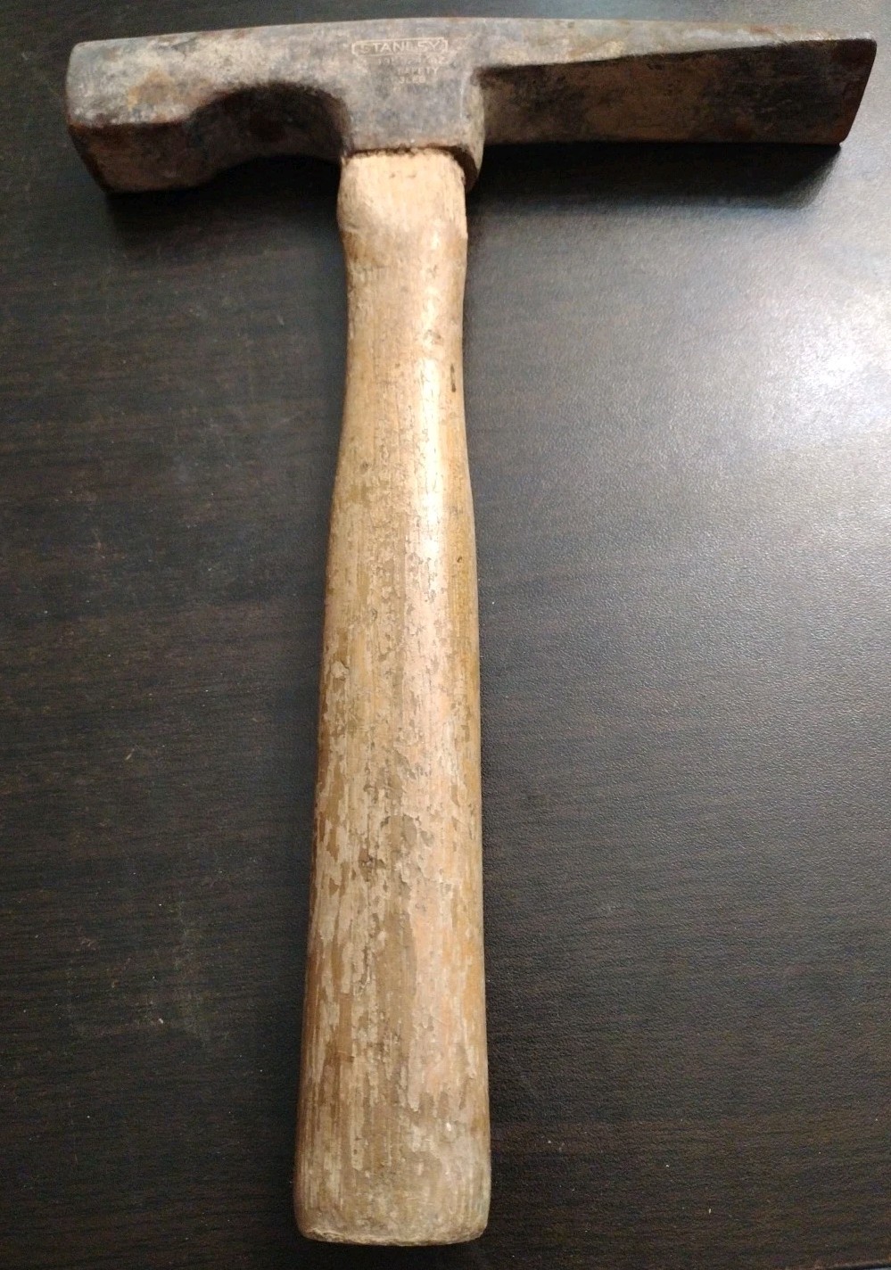 Vintage STANLEY No.435 24 oz Brick Mason Hammer 11″ Long