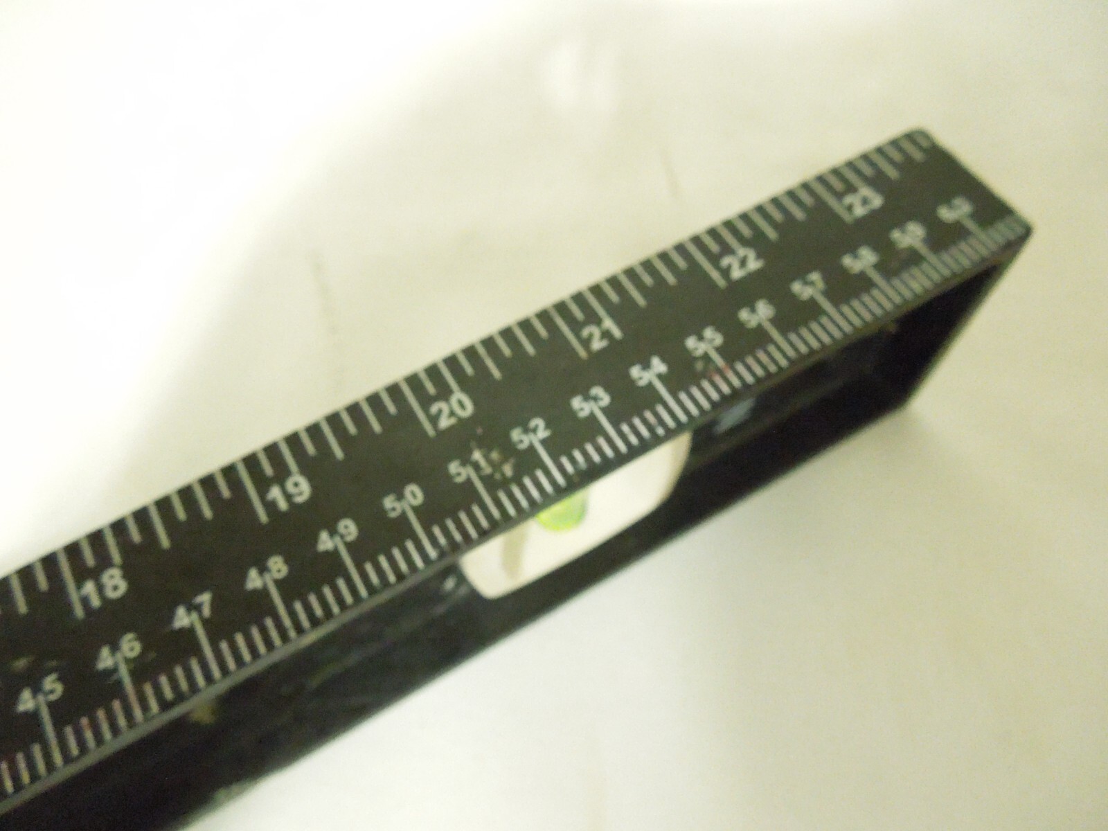 Husky Standard Masonry Level 24 x 2 1/4″ 3 Pitches Inches & Centimeters Black