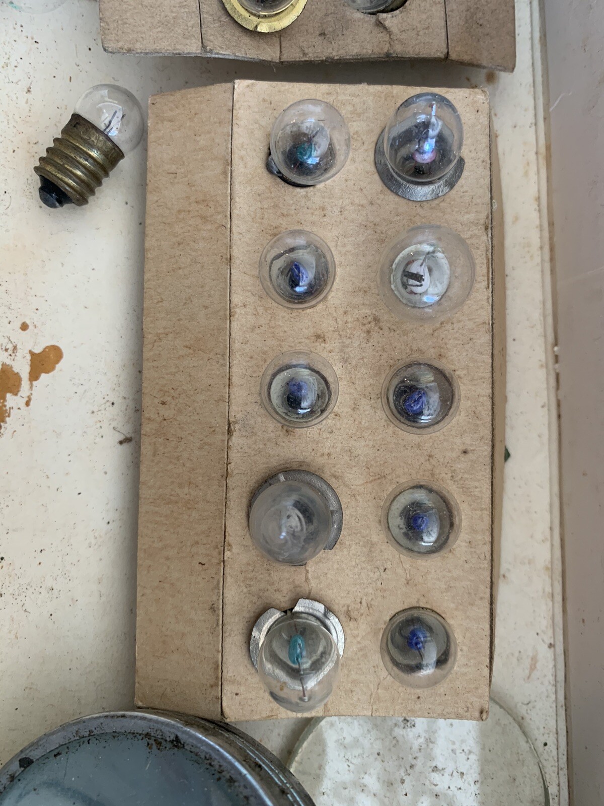 Vintage Flashlight Gold / Brass Color w lightbulbs