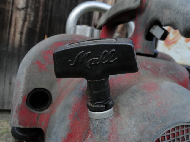 RARE Antique MALL Chainsaw Chain Saw w/ 20″ Bar & Log Spikes Model 12A TurnsOver