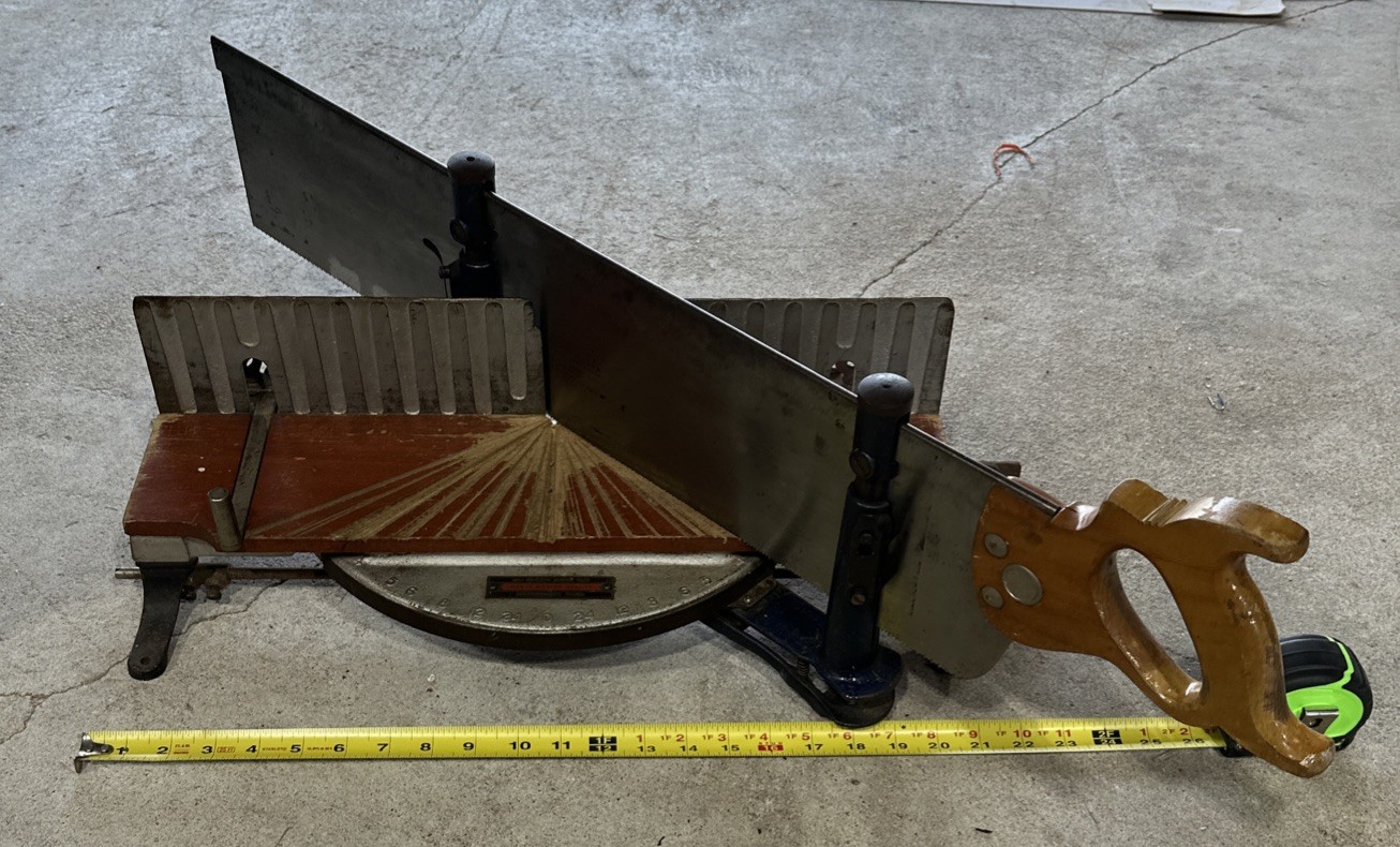 Vintage Montgomery Ward & Co. model no.484-370 Mitre Box and 26 in Saw