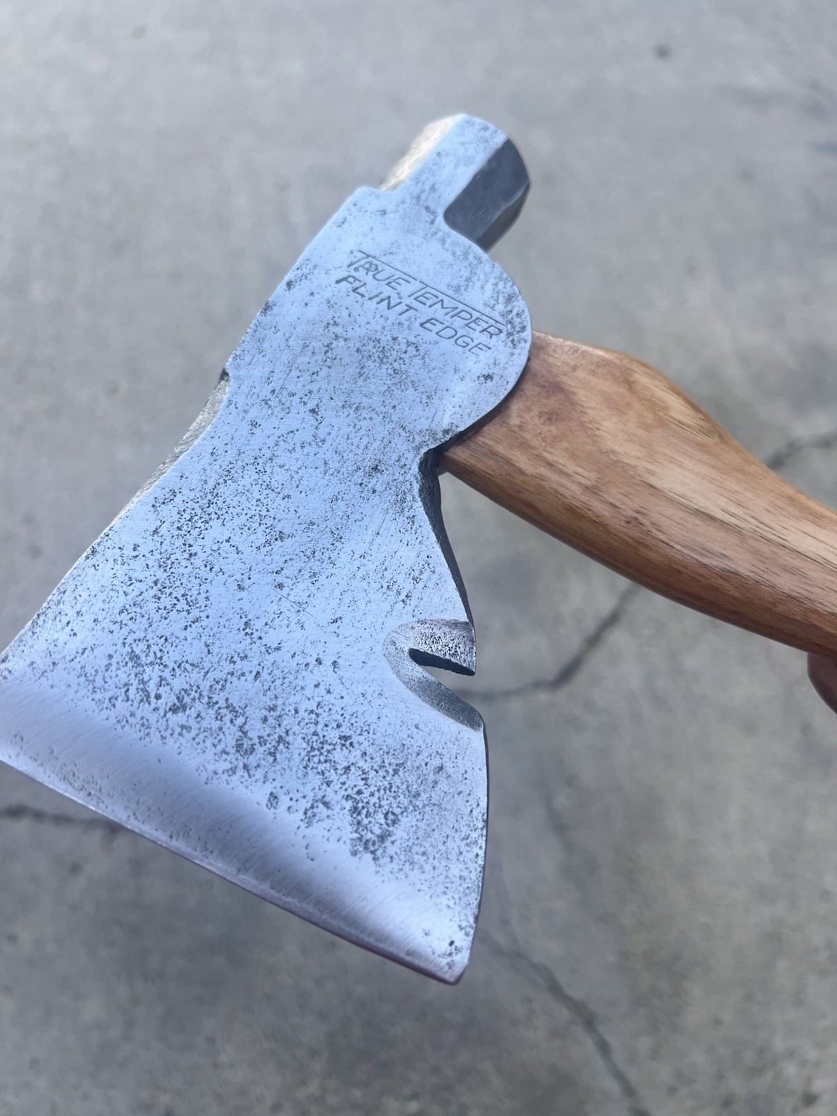 Bad-Axe Gentlemen’s Axe: True Temper Flint Edge Carpenter Axe w/ 12.5in Hickory