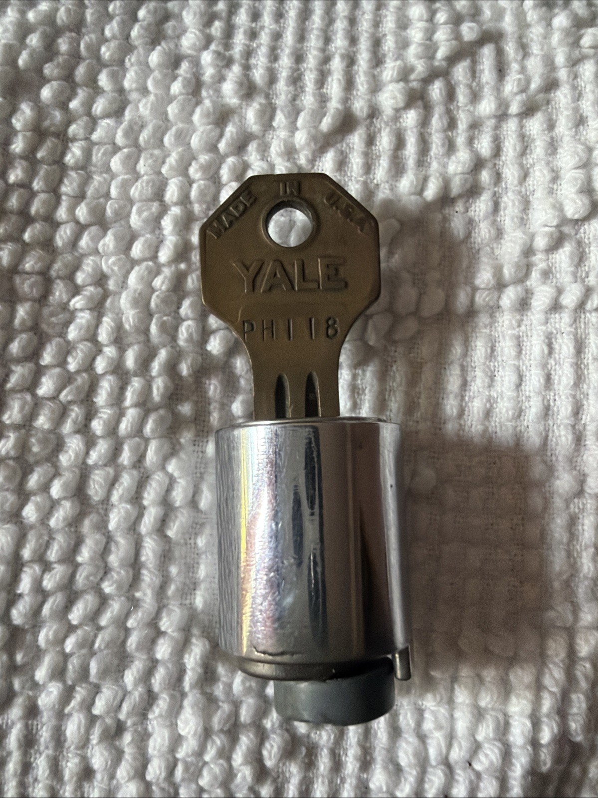 Working Yale & Towne Vintage Cylinder Lock & Brass Key PH118