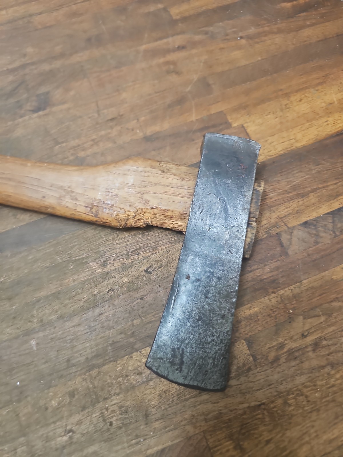R84- Older modification FALLS CITY head to mortise type axe 3 lb 3 oz