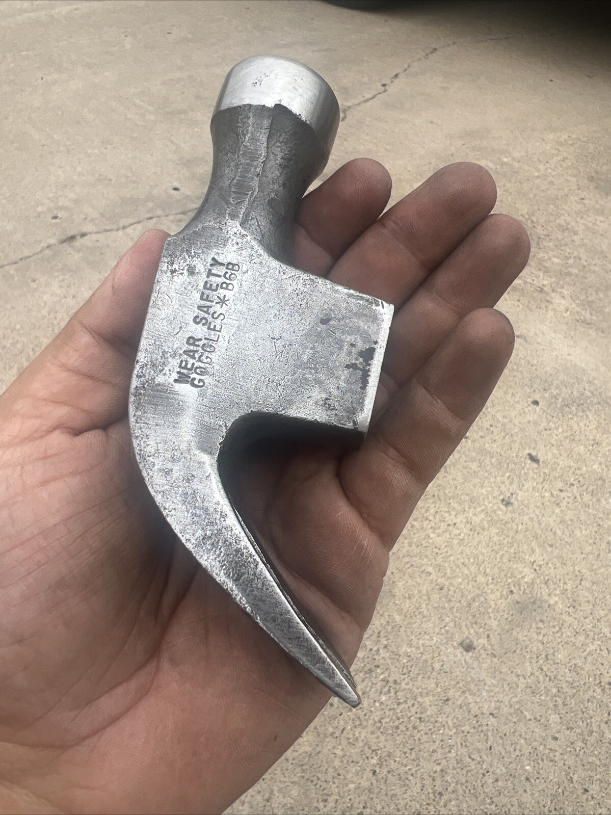 VTG. Unmarked Curved Claw Hammer Head Milled Face Cleaned & Semi Polished 1.02lb