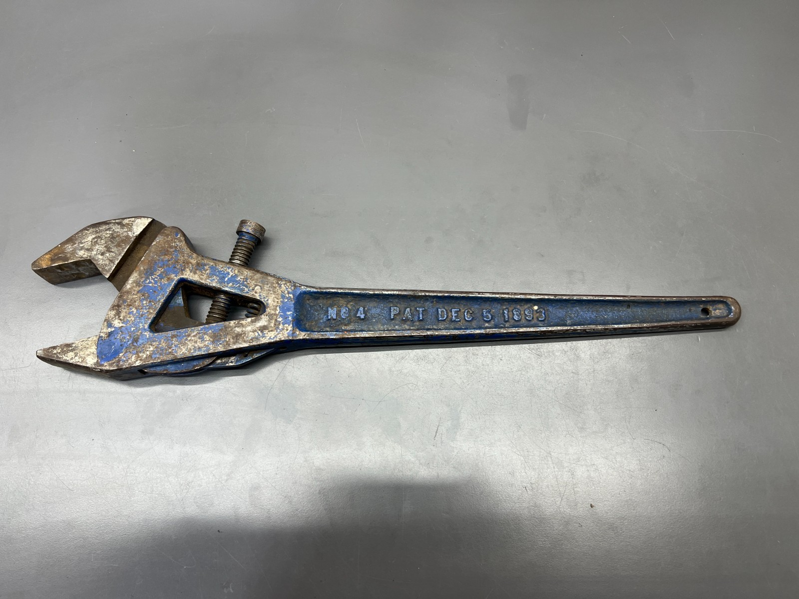 VERY RARE EDWARD P. JONES 1893 No. 4 ADJUSTABLE WRENCH PIVOTING HEAD 23″ – USA