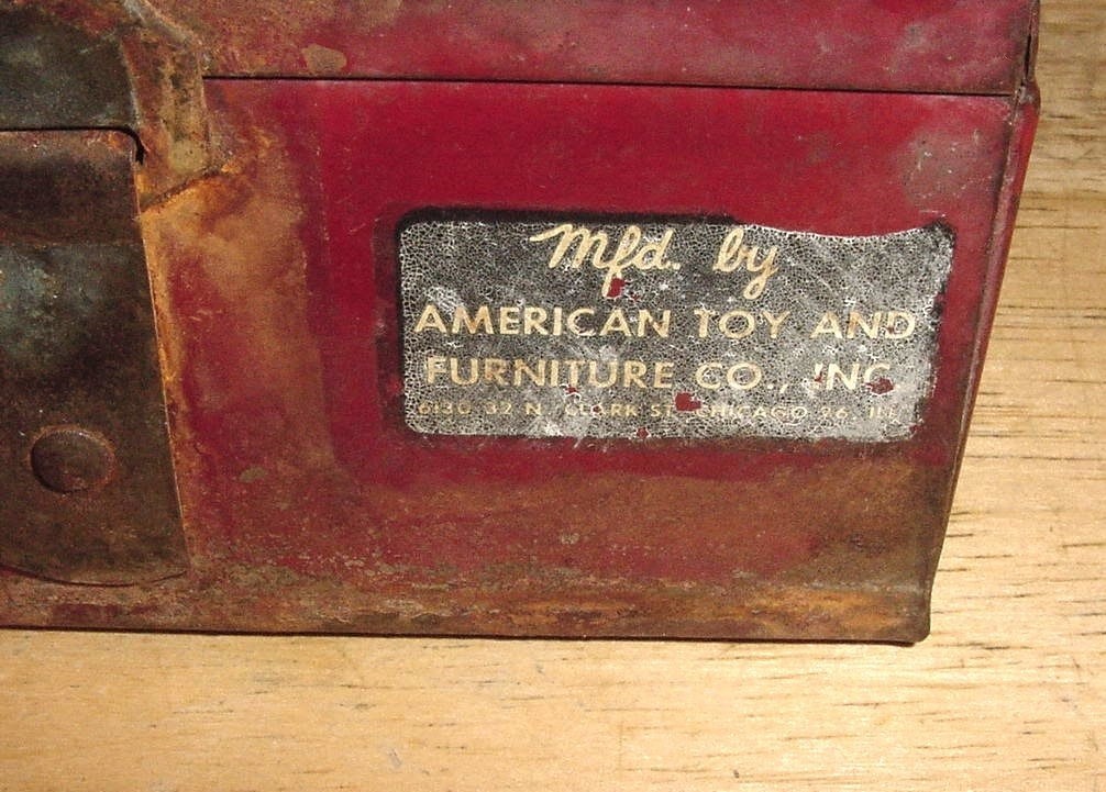 VTG RED METAL TOY TOOL CHEST/BOX BY AMERICAN TOY & FURNITURE CO. CHICAGO, ILL.