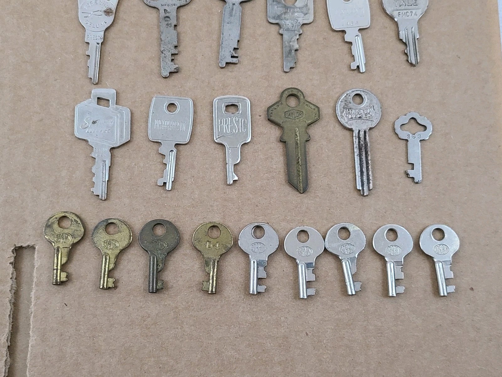 Vintage Keys Lot of 29 Yale Long Lock Corbin Skyway