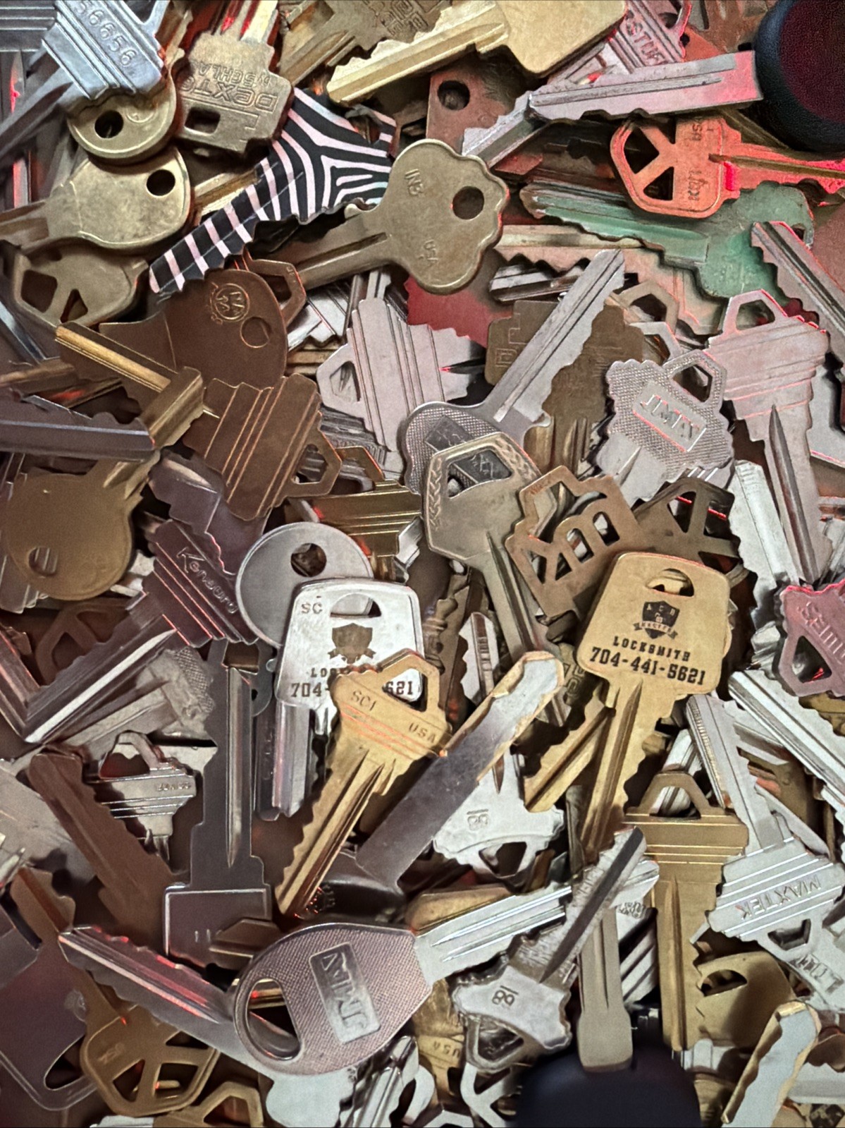 1 lb Lot of Misc Used Cut Keys, House, Business, Car in Brass or Silver