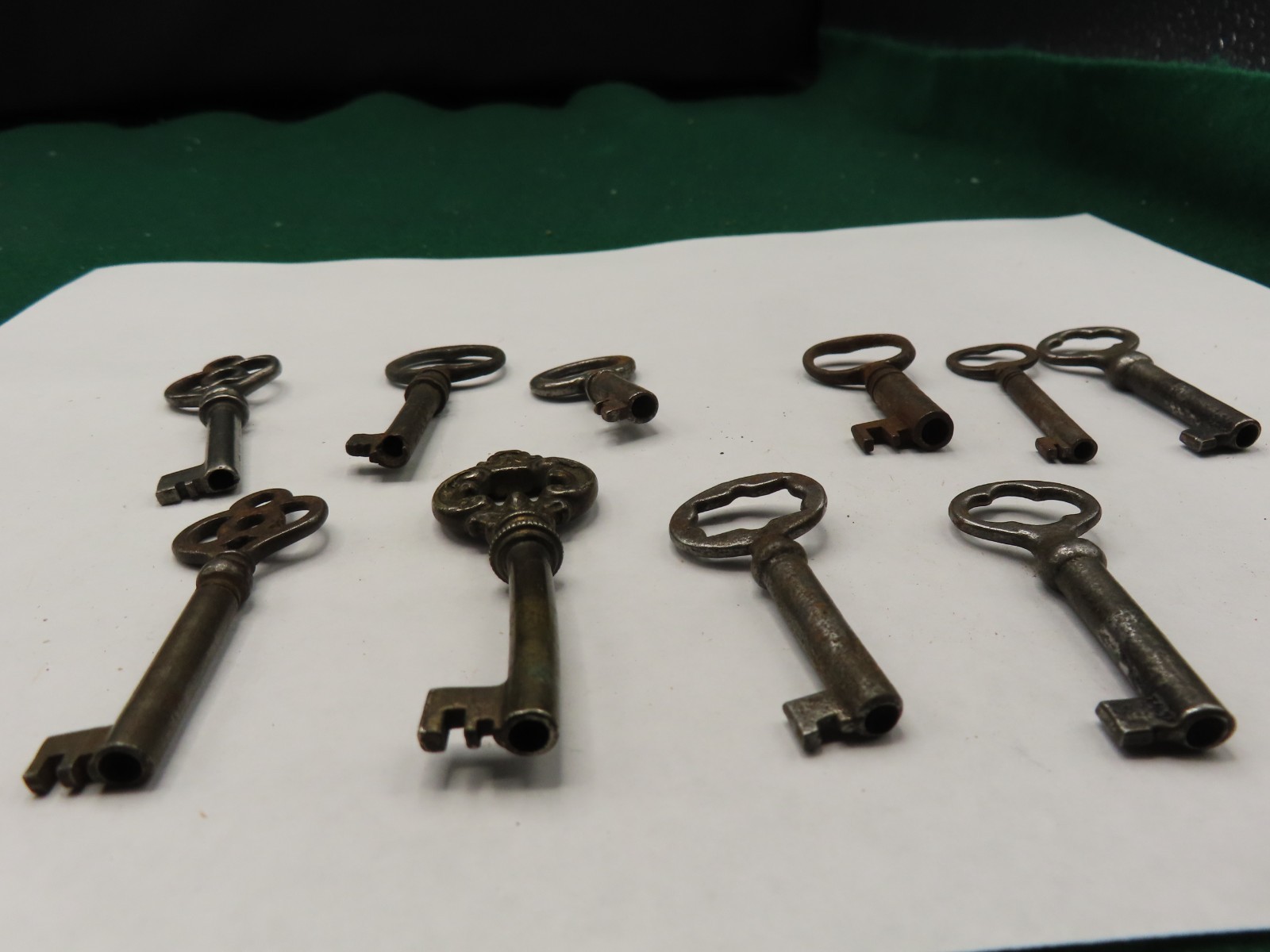 LOT OF 10 ANTIQUE OPEN BARREL CABINET DRAWER KEYS 1-1/2 “- 2-1/2” IN LENGTH