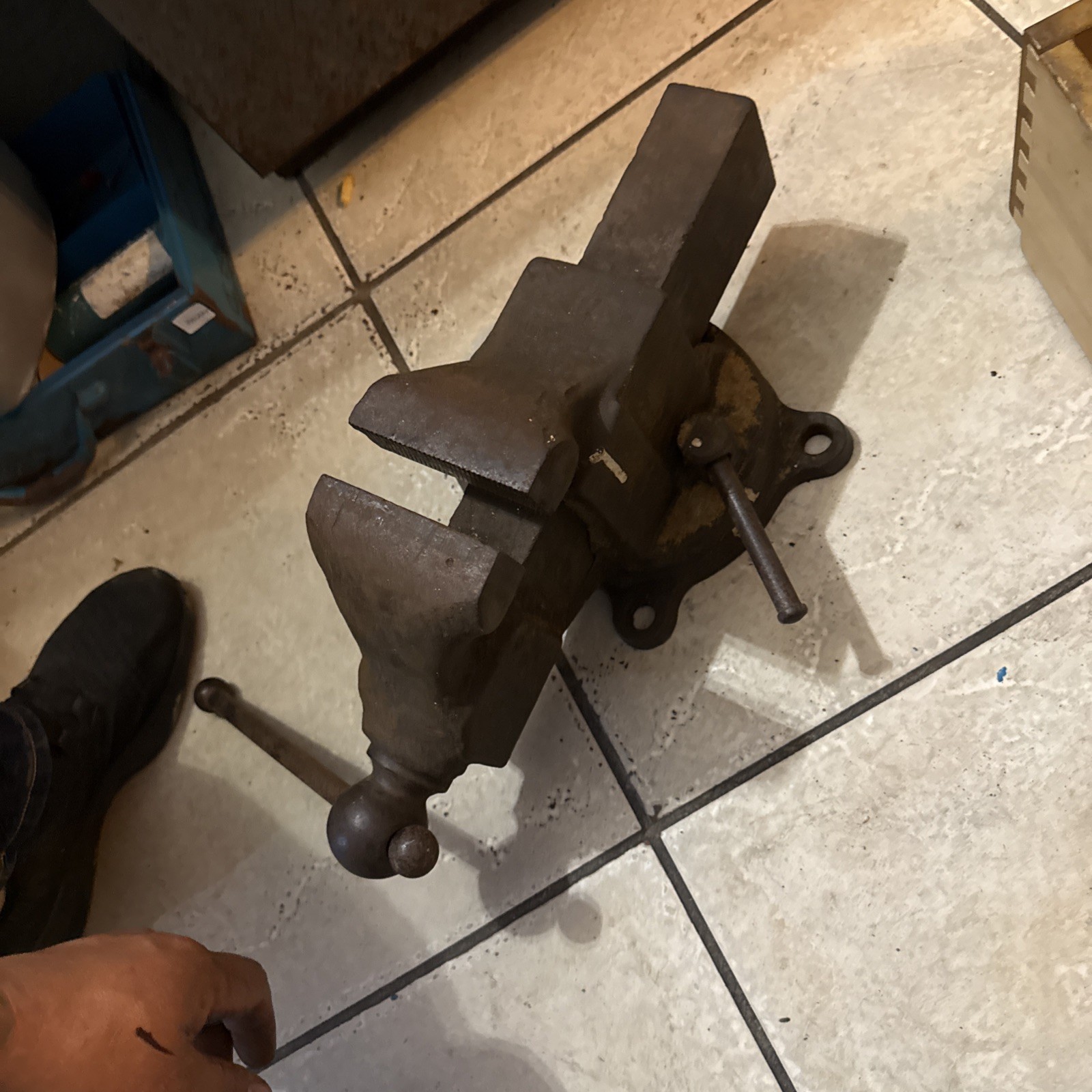 Vintage Original YOST Mfg. Co. Model 204 Bench Vise W/ 4″ Jaws – USA 49 LBS