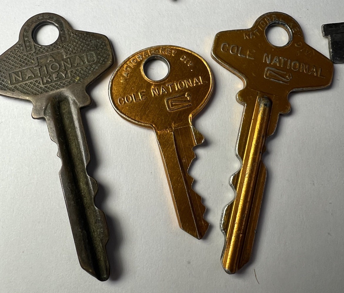 Mixed Lot Of 63 Vintage Keys – Master Schlage American Kwikset Cole Luggage Etc