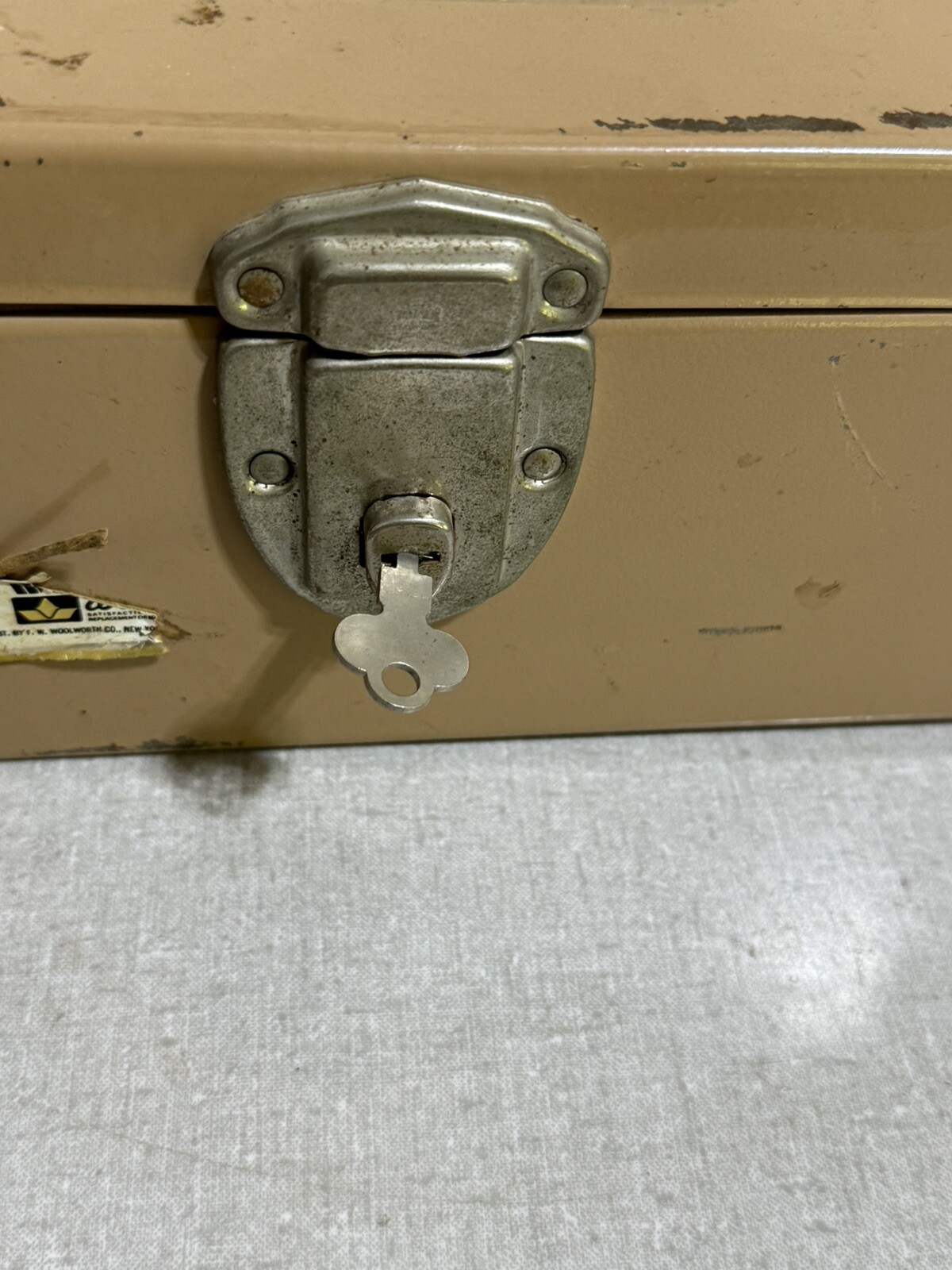 Vintage Versa Rectangle Storage Lock Box Toccoa Metal Products WITH 1 KEYS