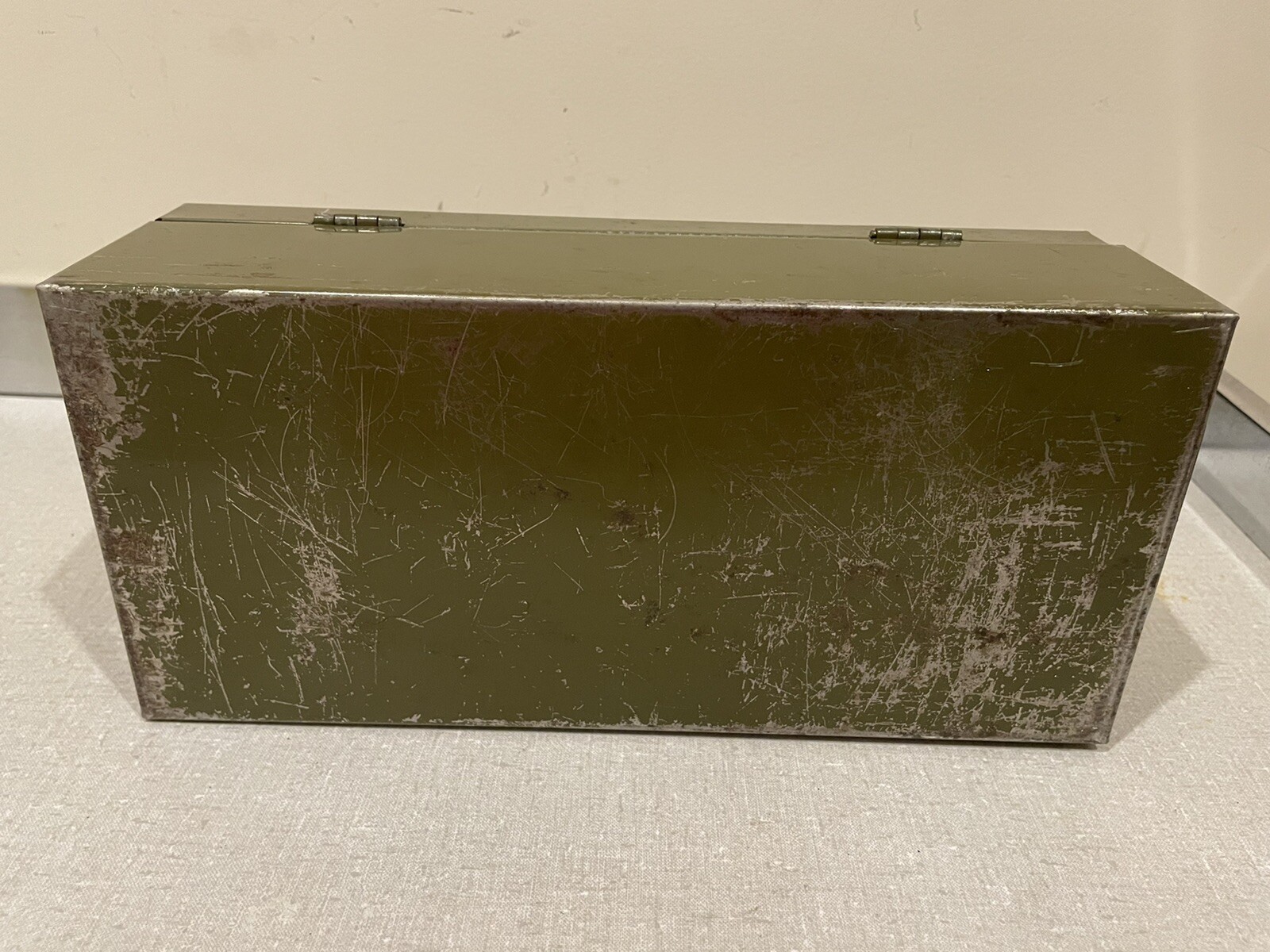 vintage green small tool box side handle no key good condition