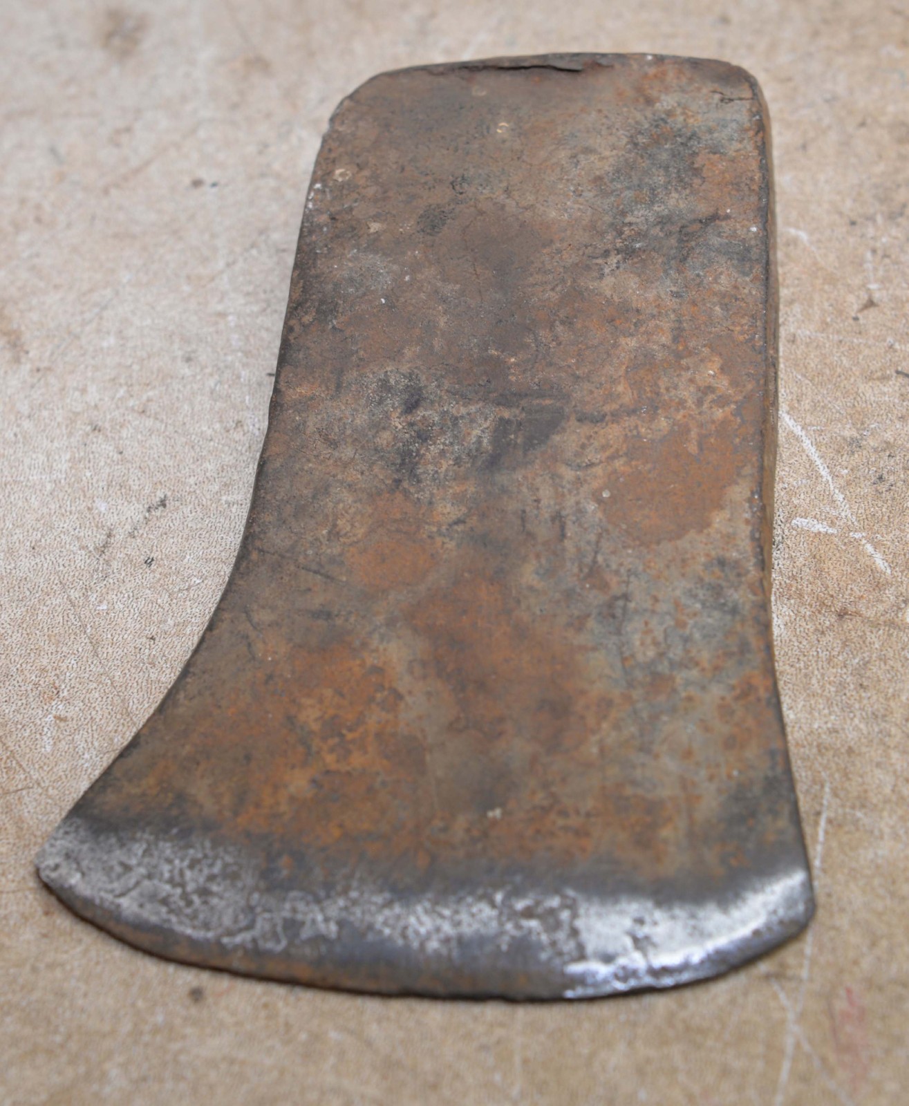 Rare Welland Vale True Temper Black Prince Ontario Hydro 3 1/2lb embossed axe A2