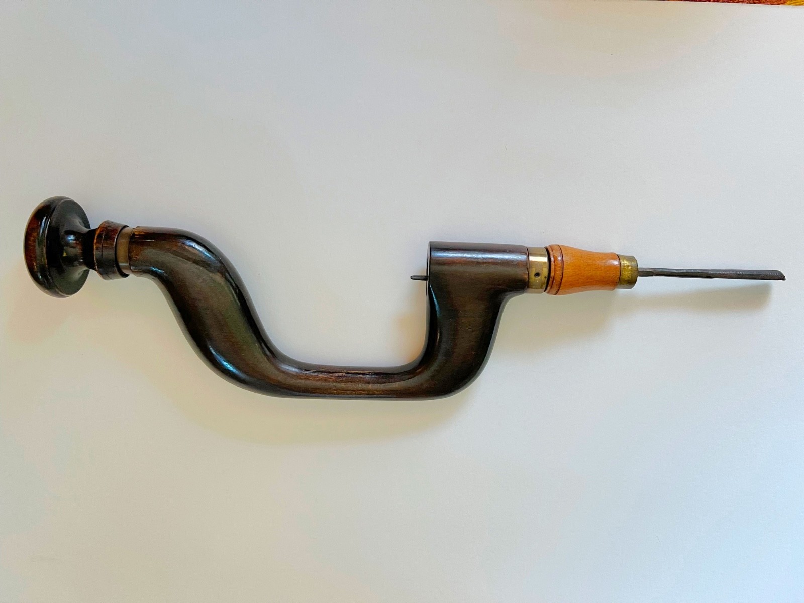 Antique Vintage Wood Brace with 7 wood mounted drill bits collectible condition