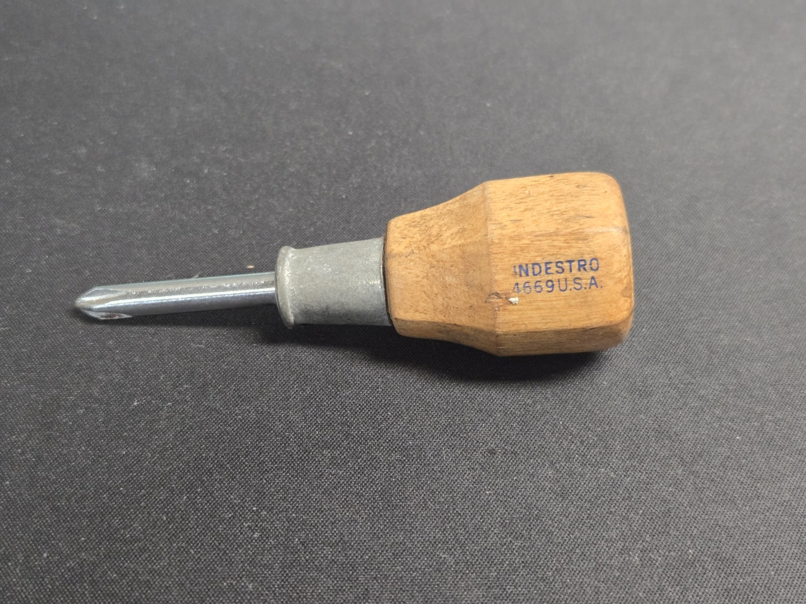 Vintage Indestro 4669 Wood Handle Stubby Phillips Screwdriver Made In USA