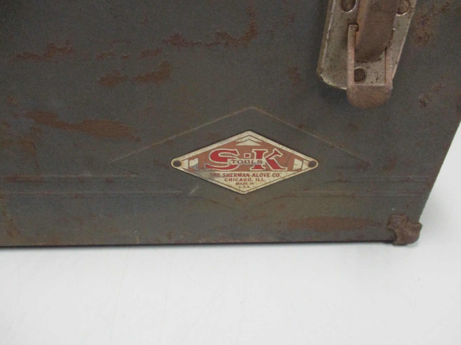 Vintage S-K Tools 19″ x 7-1/4″ x 7″ Metal Tool Box w/Insert