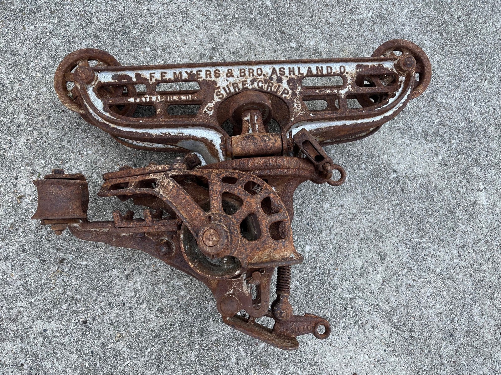 RARE Antique F.E. Myers Sure Grip Cast Iron Farm Hay Trolley Barn Equipment