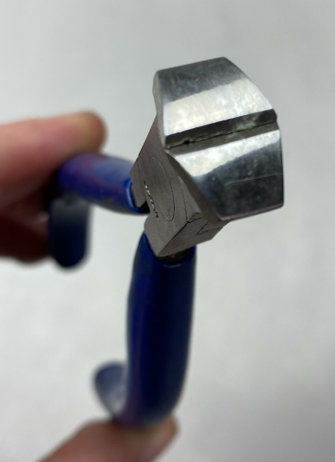 Vintage Unbranded 4-1/2″ Nippers Cutters with Blue Grips Made in Japan Tool