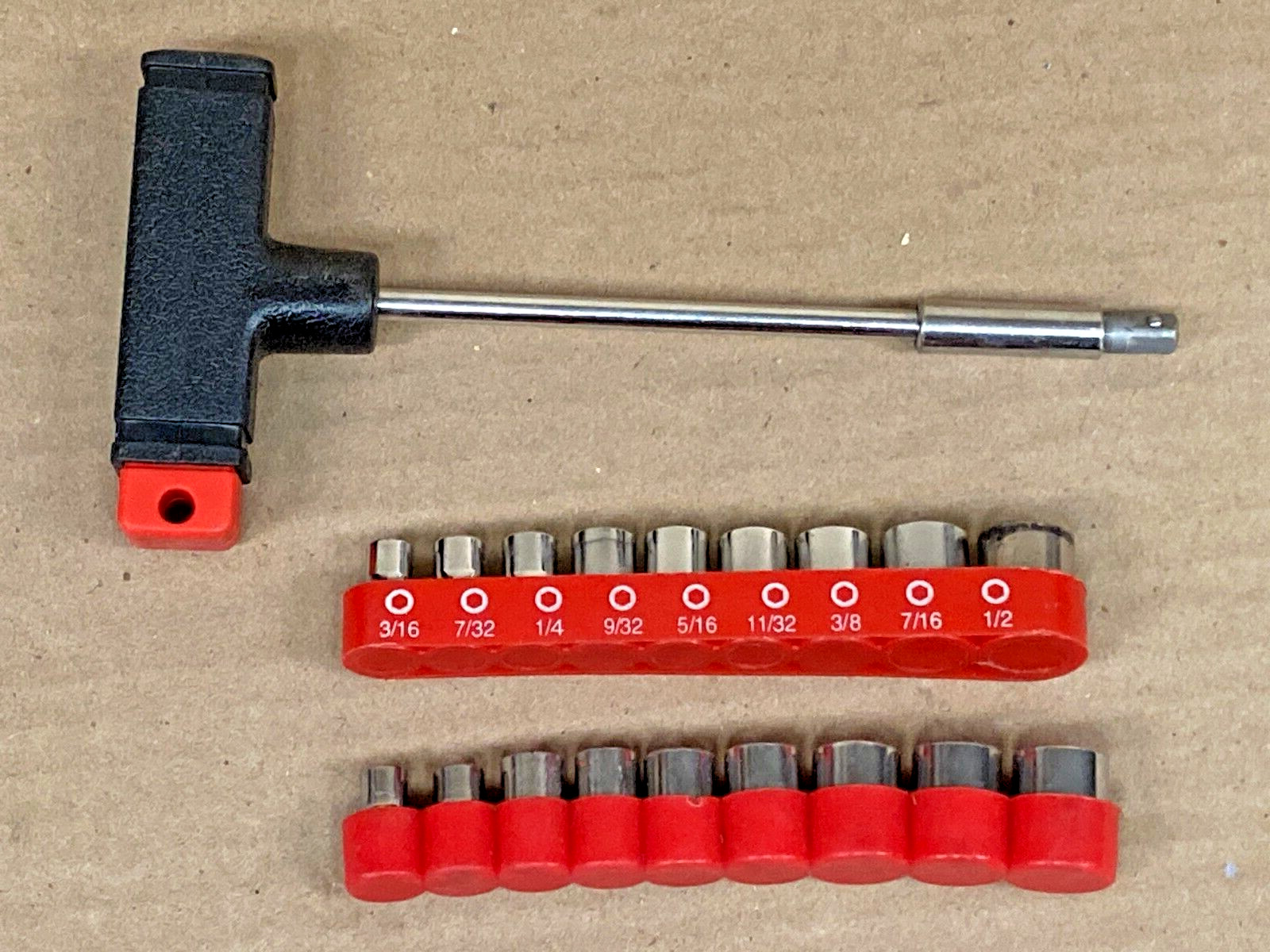 19 Pc. ~ 1/4″ Drive ~ Driver Plus 9 Metric & 9 Standard Sockets