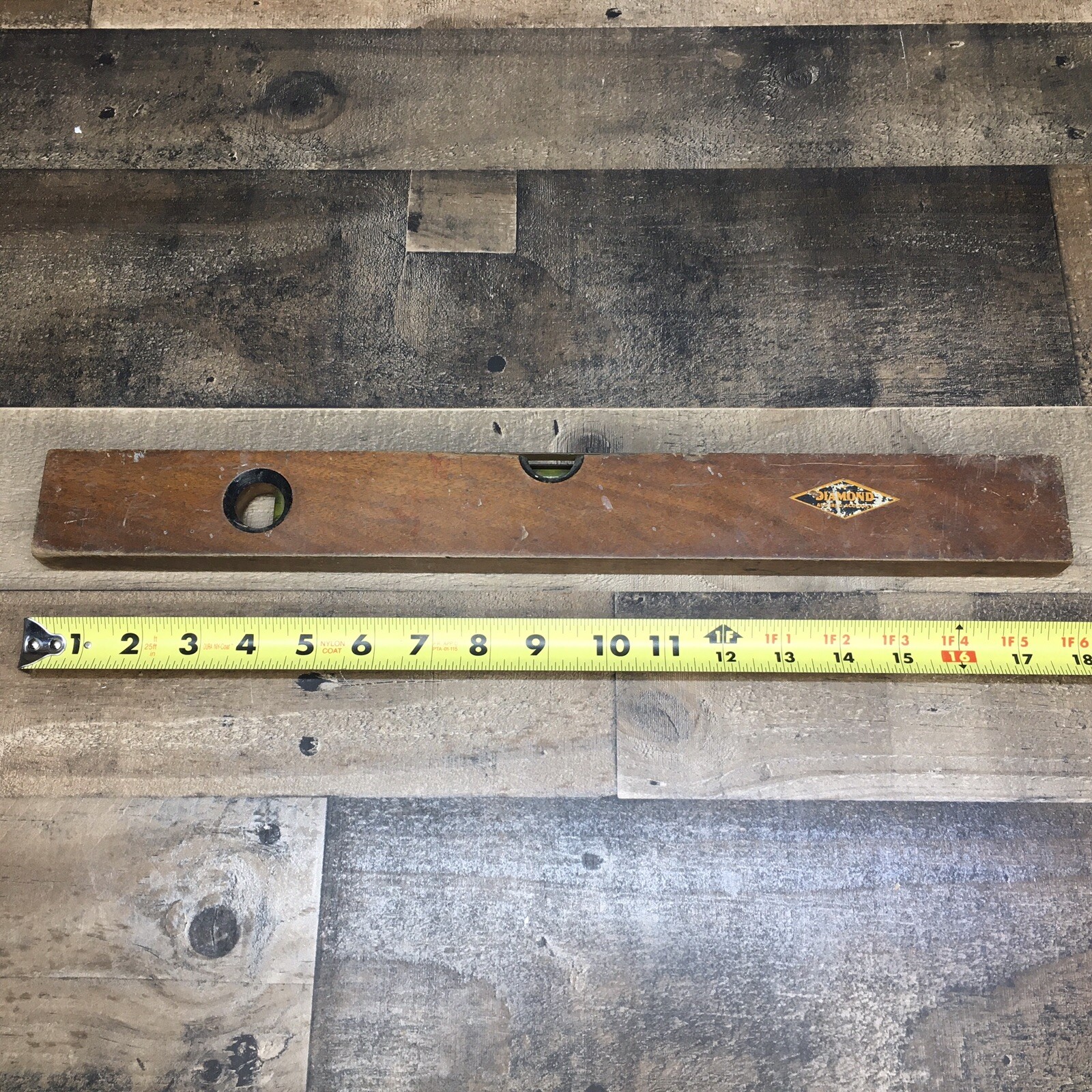 Vintage Wooden Carpenters Level “Diamond Assured Accuracy” 18 Inch *Made In USA*
