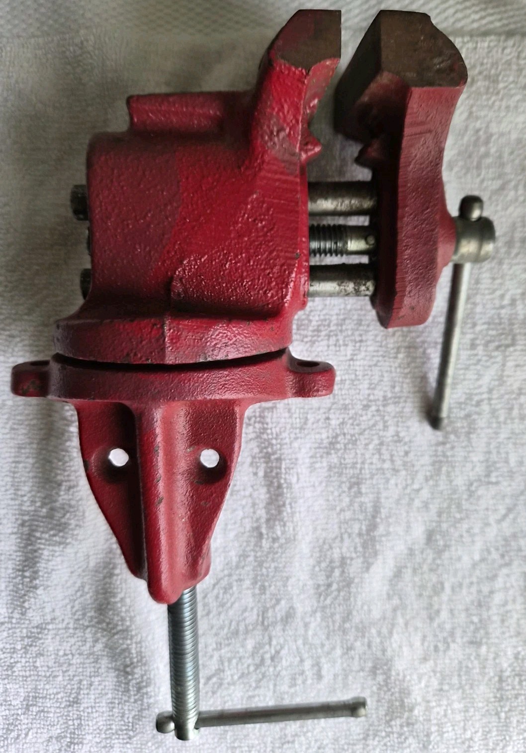 Columbian 3″ Bench Vice No. 153-2 Swivel Red Vintage – Good Working Condition