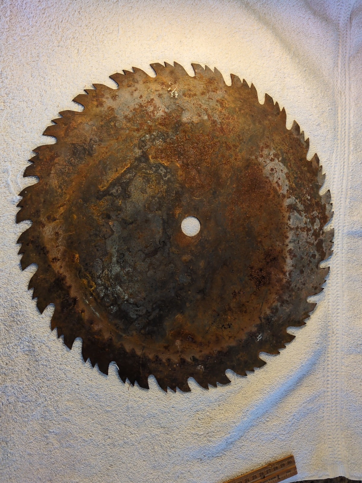 Sawmill Buzz Saw Blade 16″ Diameter Solid Sawblade 1 in Hub Garden Art