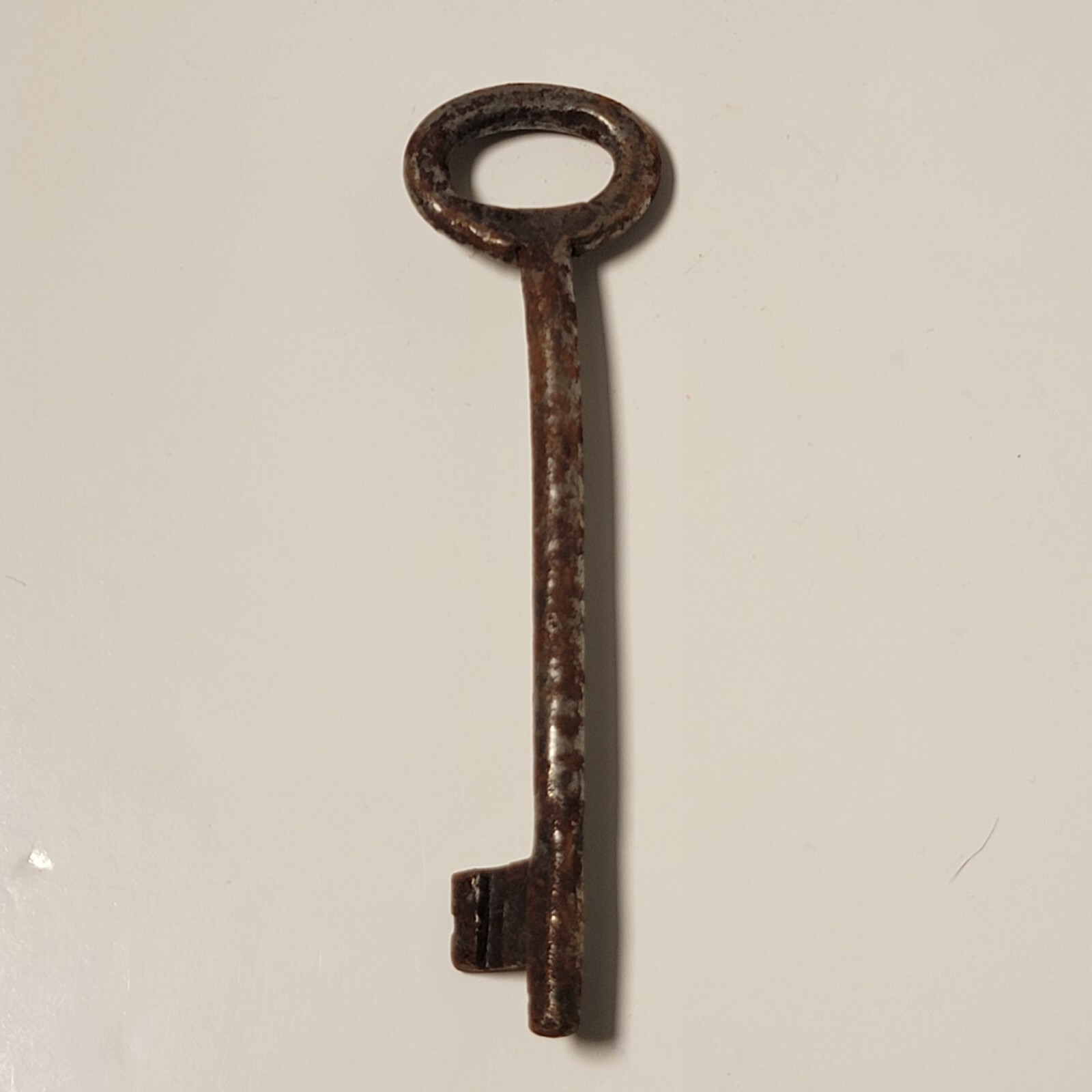 Vintage Old Large Rusty Solid Barrel Antique Skeleton Key Approx 4 5/8″ Long