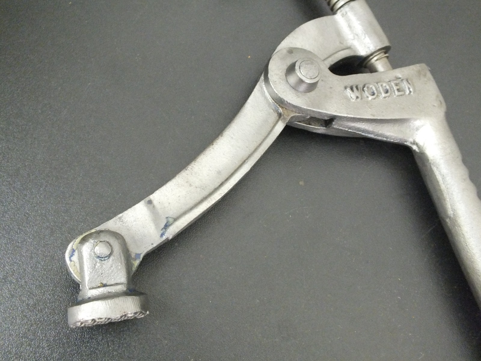 VINTAGE HOLDFAST BENCH CLAMP BY WODEN X110
